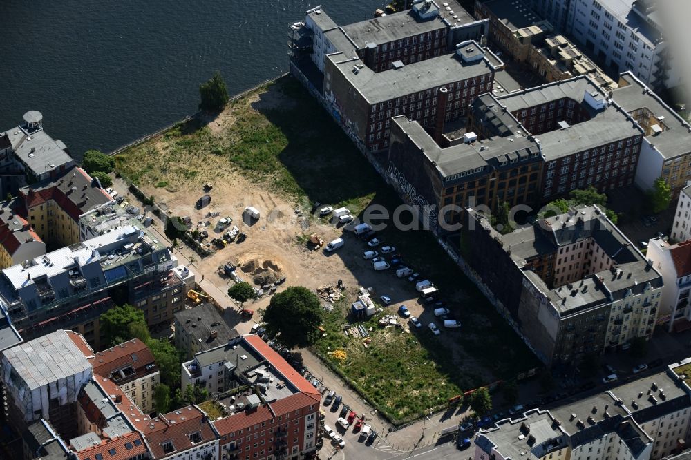 Aerial image Berlin - Development area and building land fallow in Cuvry street corner Schlesische street in district Kreuzberg in Berlin