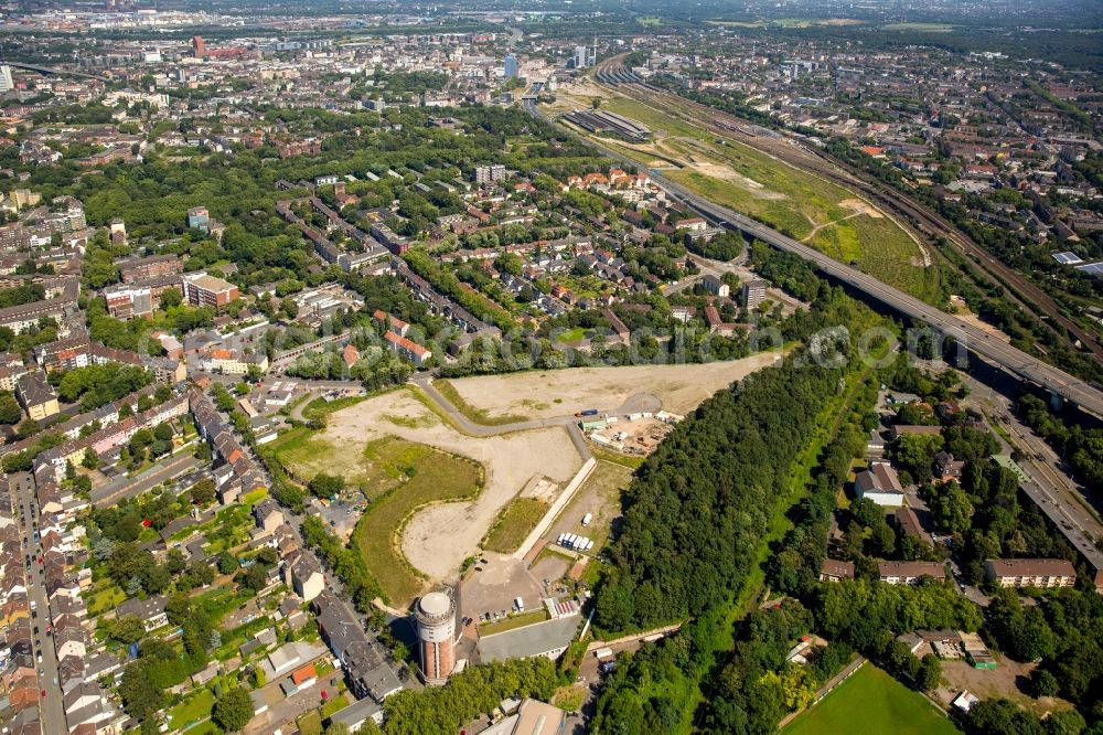 Duisburg from the bird's eye view: Development area and building land fallow at Krummenhakstreet in the district Hochfeld in Duisburg in the state North Rhine-Westphalia