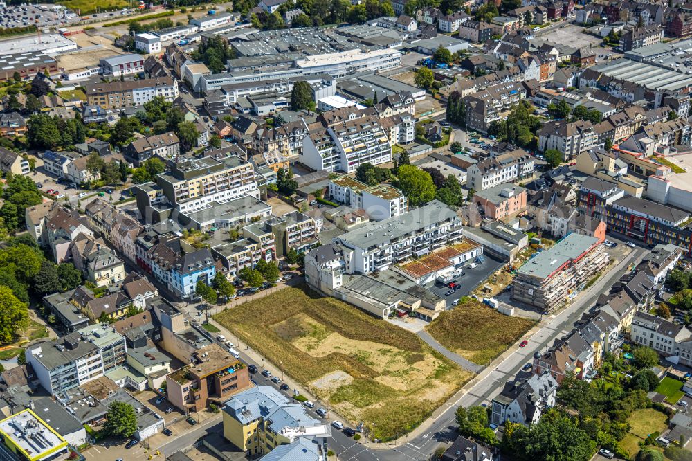 Aerial image Velbert - Development area and building land fallow of the shopping center on Gruenstrasse - Friedrichstrasse in Velbert in the state North Rhine-Westphalia, Germany