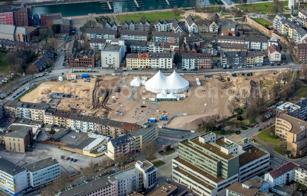 Duisburg from above - Development area and building land fallow along the Oberstrasse - Poststrasse and Gutenbergstrasse in the district Altstadt in Duisburg in the state North Rhine-Westphalia