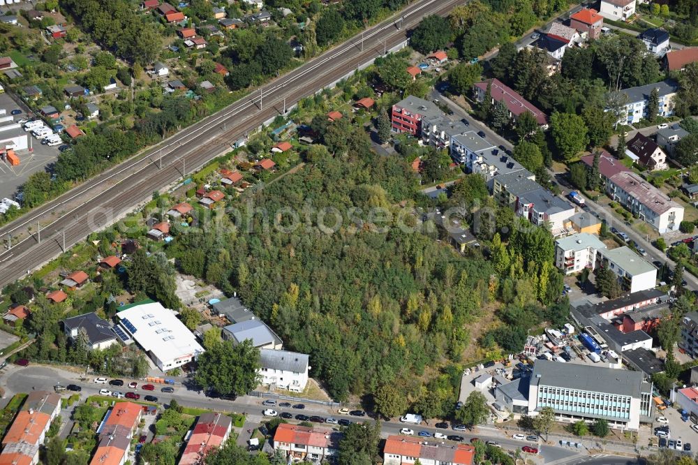 Berlin from the bird's eye view: Development area and building land fallow Hochstrasse - Hildburghauser Strasse in the district Lichterfelde in Berlin, Germany