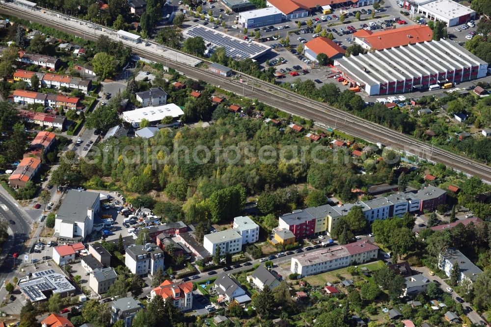 Berlin from the bird's eye view: Development area and building land fallow Hochstrasse - Hildburghauser Strasse in the district Lichterfelde in Berlin, Germany