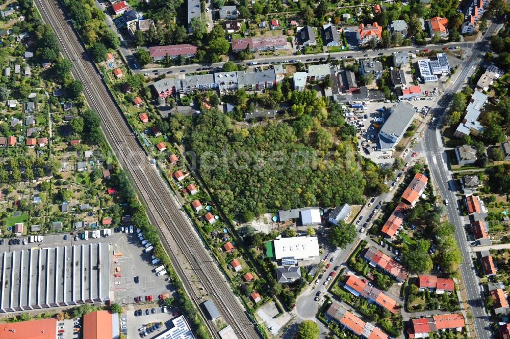 Aerial photograph Berlin - Development area and building land fallow Hochstrasse - Hildburghauser Strasse in the district Lichterfelde in Berlin, Germany