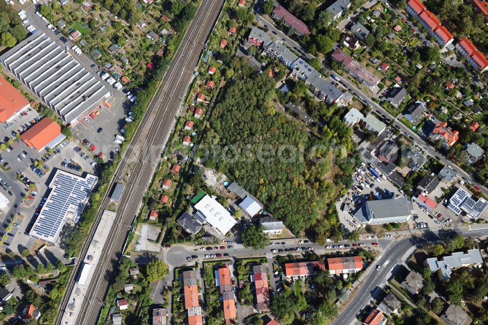 Berlin from above - Development area and building land fallow Hochstrasse - Hildburghauser Strasse in the district Lichterfelde in Berlin, Germany