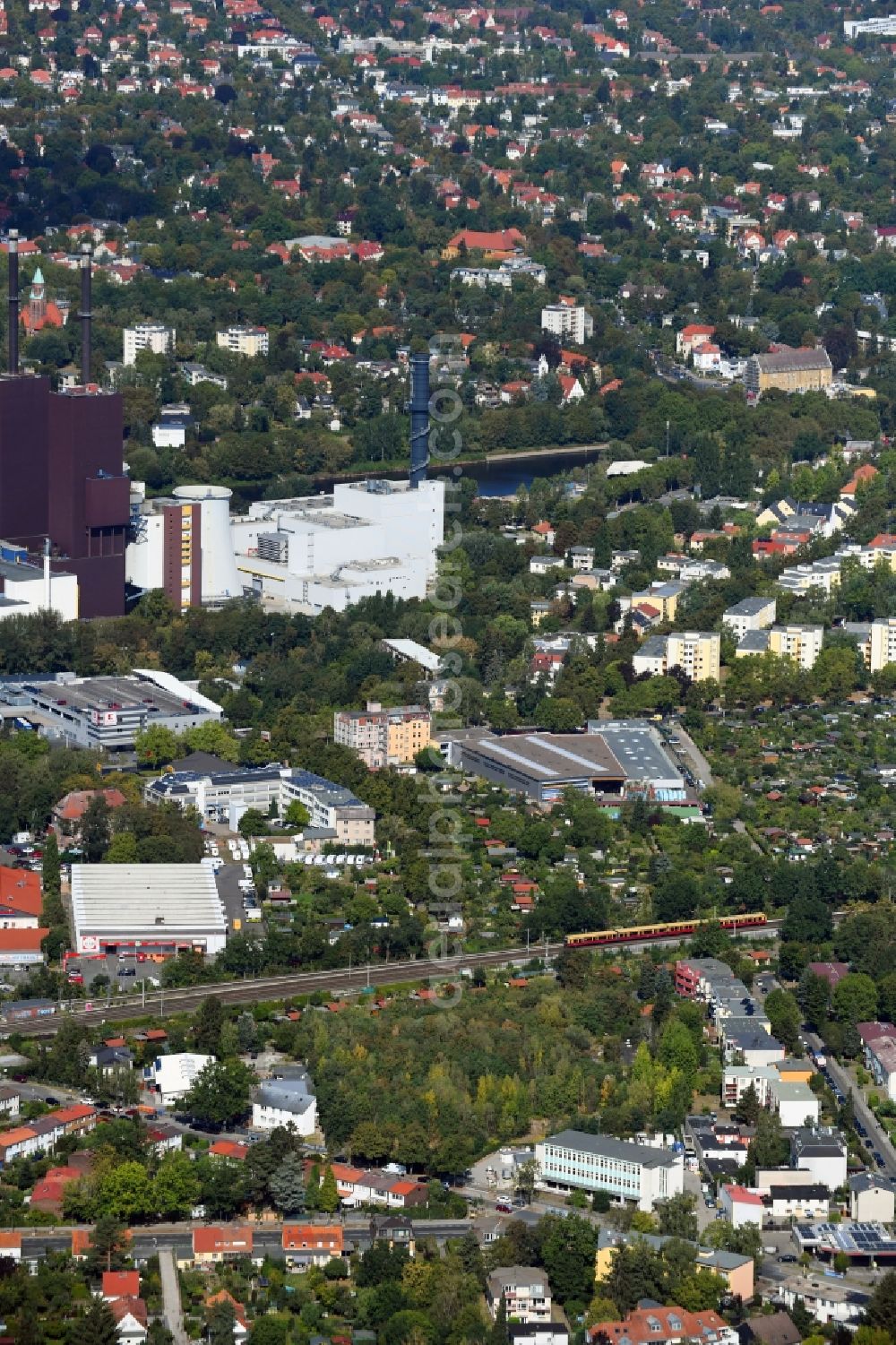 Berlin from the bird's eye view: Development area and building land fallow Hochstrasse - Hildburghauser Strasse in the district Lichterfelde in Berlin, Germany