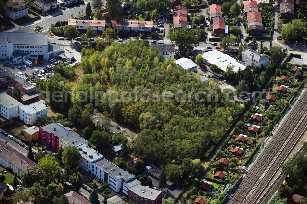 Aerial image Berlin - Development area and building land fallow Hochstrasse - Hildburghauser Strasse in the district Lichterfelde in Berlin, Germany