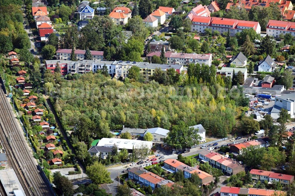 Aerial photograph Berlin - Development area and building land fallow Hochstrasse - Hildburghauser Strasse in the district Lichterfelde in Berlin, Germany