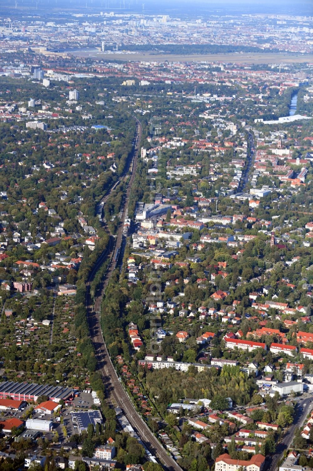 Aerial photograph Berlin - Development area and building land fallow Hochstrasse - Hildburghauser Strasse in the district Lichterfelde in Berlin, Germany