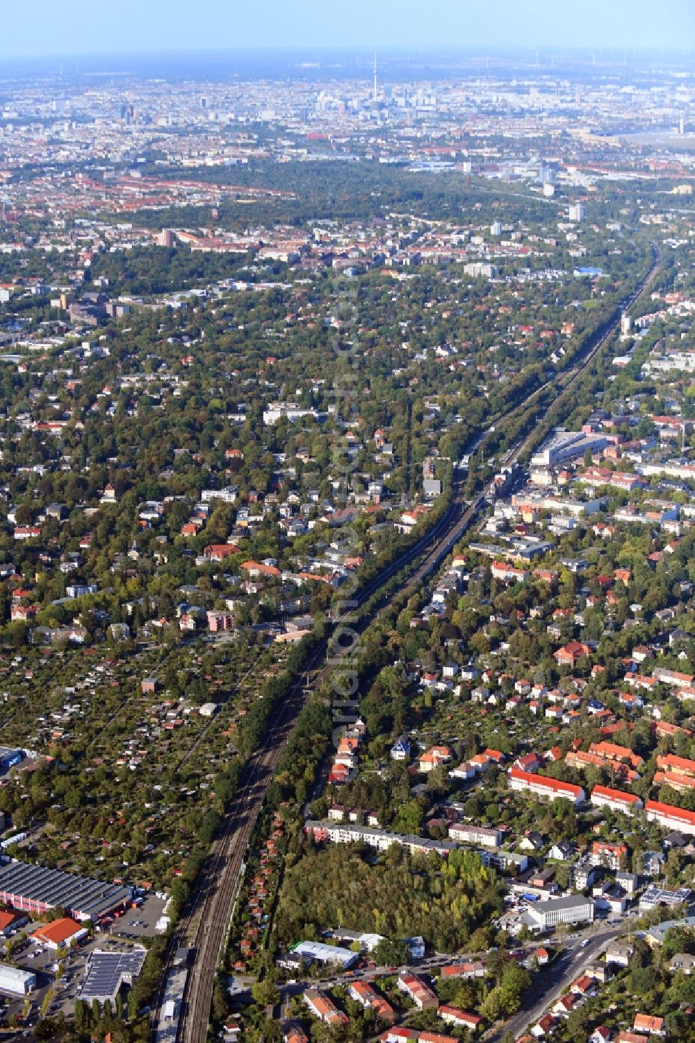 Aerial image Berlin - Development area and building land fallow Hochstrasse - Hildburghauser Strasse in the district Lichterfelde in Berlin, Germany