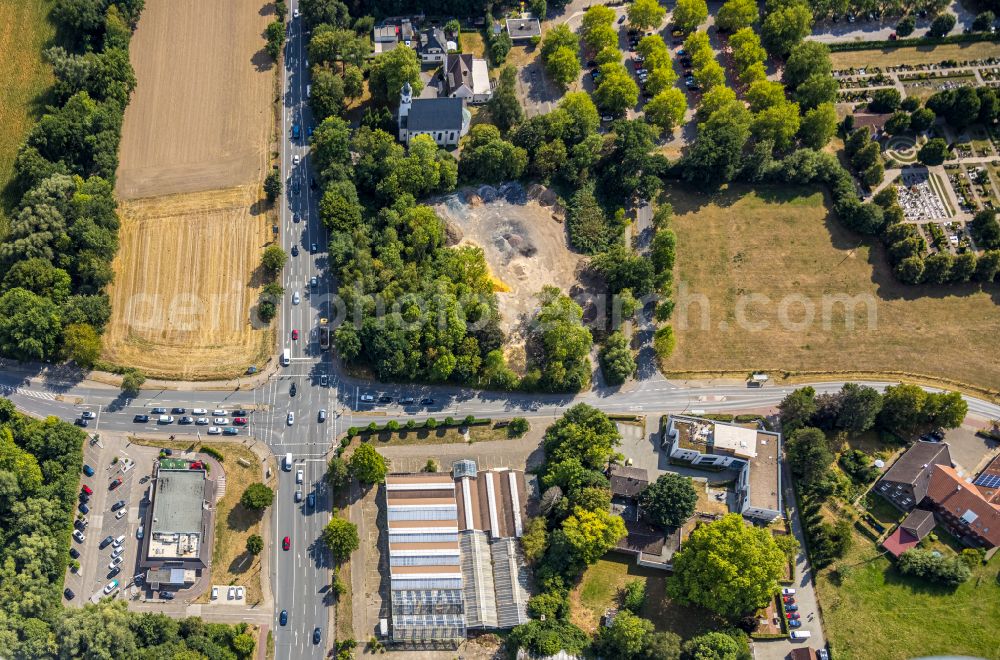 Hamm from the bird's eye view: Development area and building land fallow at the crossroads Ostdorfstrasse - Werler Strasse in Hamm at Ruhrgebiet in the state North Rhine-Westphalia, Germany