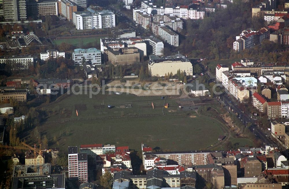 Aerial image Berlin - Development area and building land fallow fuer den Neubaus of BND- Zentrale on Chausseestrasse in the district Mitte in Berlin, Germany