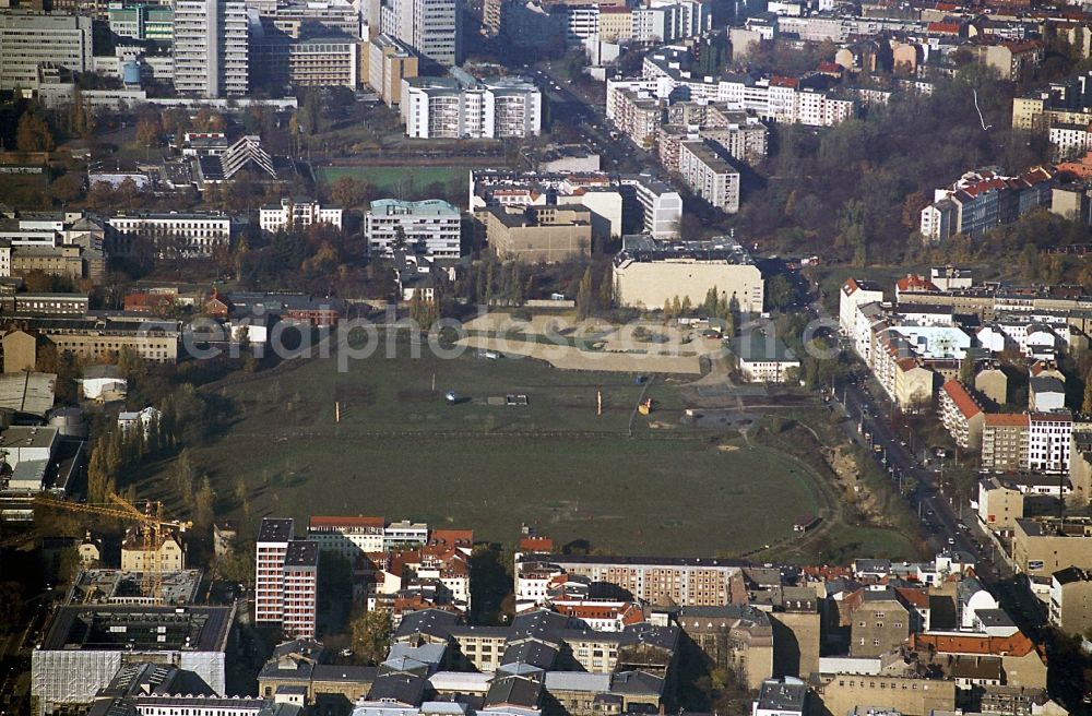 Berlin from above - Development area and building land fallow fuer den Neubaus of BND- Zentrale on Chausseestrasse in the district Mitte in Berlin, Germany