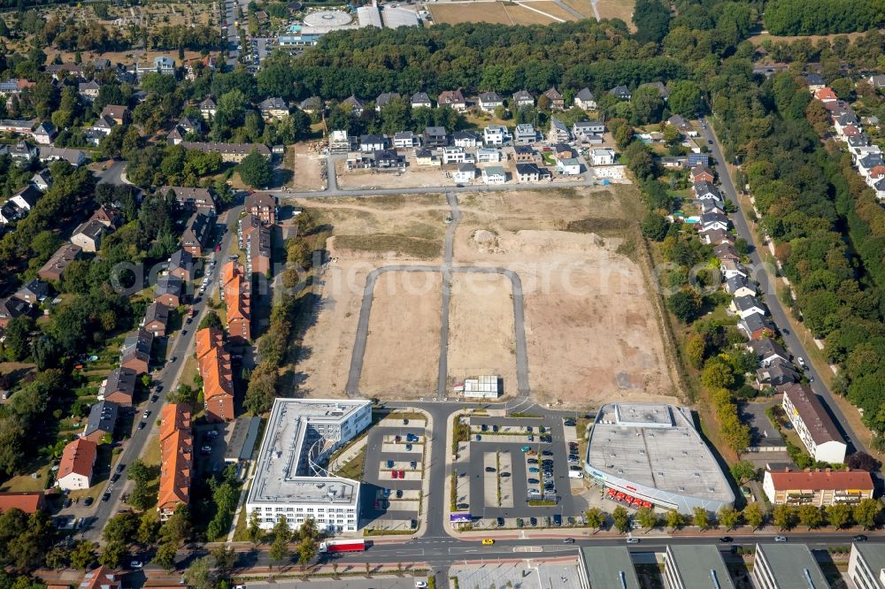 Hamm from the bird's eye view: Development area and building land fallow at the street Paraceluspark in the residential areas of Hamm in the state North Rhine-Westphalia