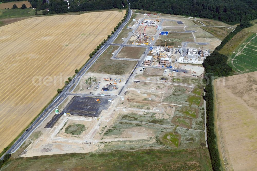 Wolfsburg from the bird's eye view: Development area and building land fallow along the L322 in Wolfsburg in the state Lower Saxony, Germany