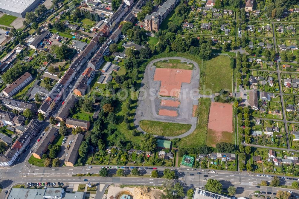 Aerial image Essen - Development area fallow and former refugee camp at the Erbsloehstrasse - Berthold-Beitz-Boulevard in Essen in the state of North Rhine-Westphalia, Germany