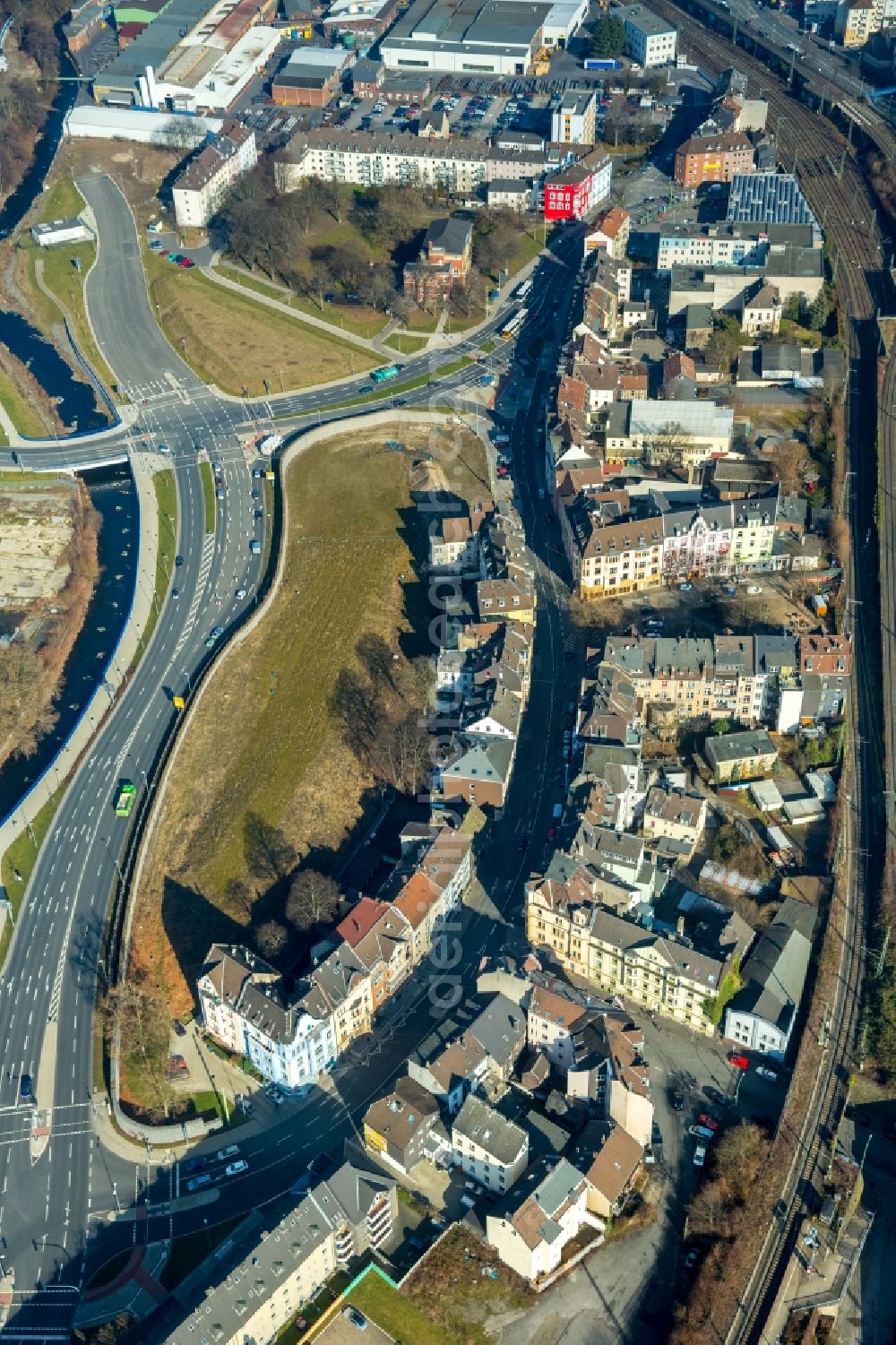 Aerial photograph Hagen - Development area fallow so-called Bohne between the train Station bypass at the Wehringhauser Strasse in the district Wehringhausen in Hagen in the state North Rhine-Westphalia