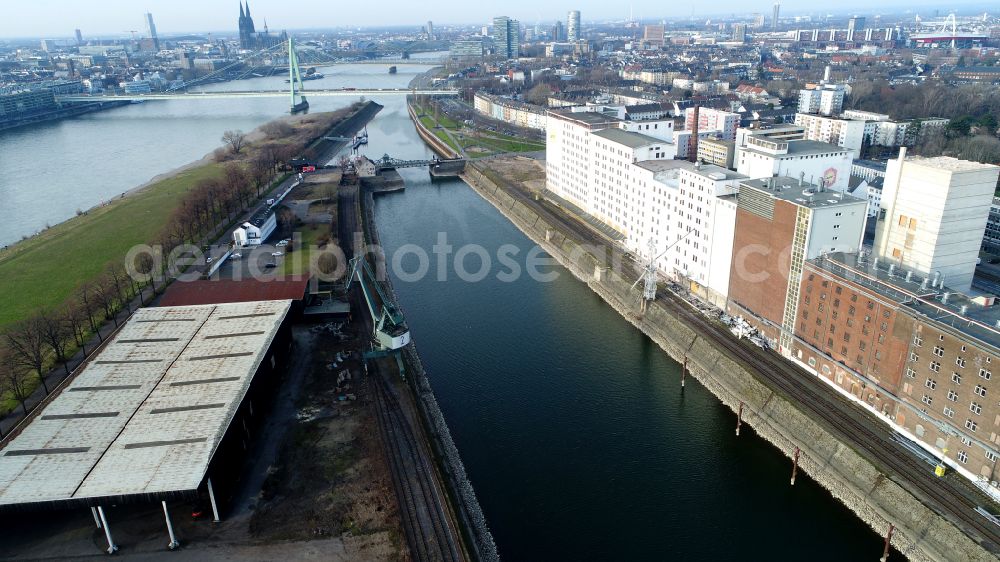 Köln from above - Ship moorings at the inland harbor basin Deutzer Hafen on the banks of the Rhine river in Cologne in the state North Rhine-Westphalia, Germany