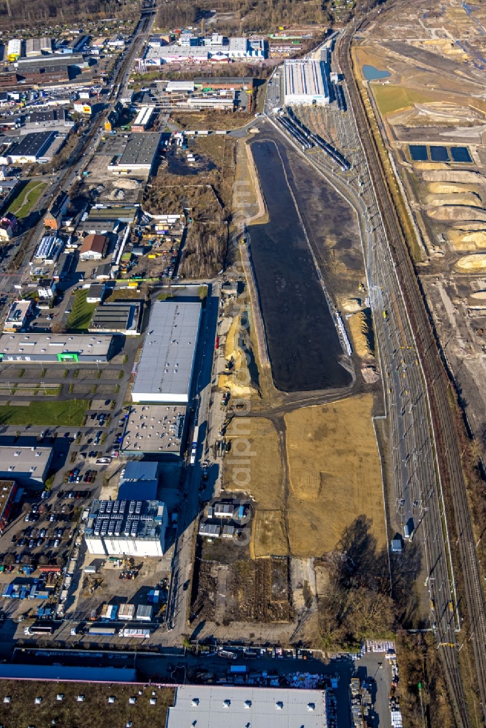 Aerial image Dortmund - Development area of the industrial wasteland of Dortmund Logistik GmbH of the DSW21 group with railway depot Siemens Rail Service Center on the site of the former Westfalenhuette in Dortmund at Ruhrgebiet in the state of North Rhine-Westphalia