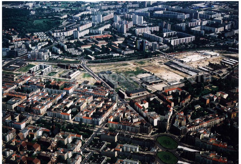 Aerial image Berlin - Lichtenberg - Entwicklungsgebiet Eldenauer Straße an der Storkower Straße in Berlin - Friedrichshain. Ein Projekt der Stadtentwicklungsgesellschaft Eldenaer Straße mbH Geschäftsführung Herrn Hans-Jörg Schmidt Thaerstr.30-31 10249 Berlin Tel.: 030-4284610