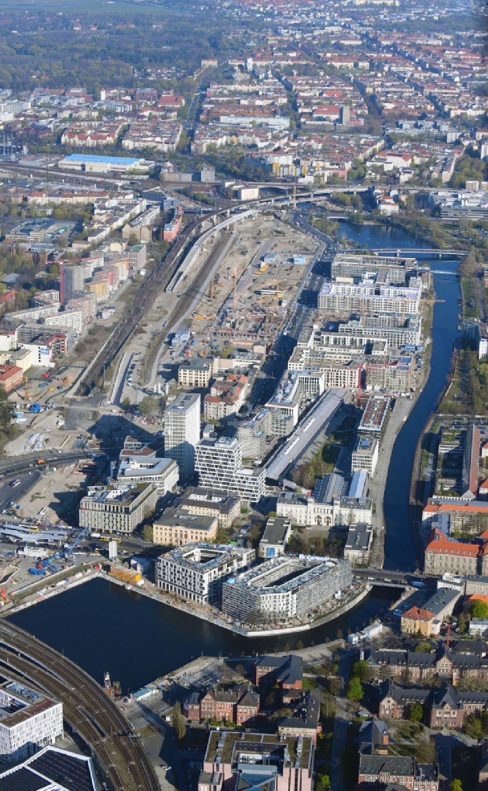 Berlin from the bird's eye view: Development area of industrial wasteland of Europa City along the Heidestrasse in the district Moabit in Berlin, Germany