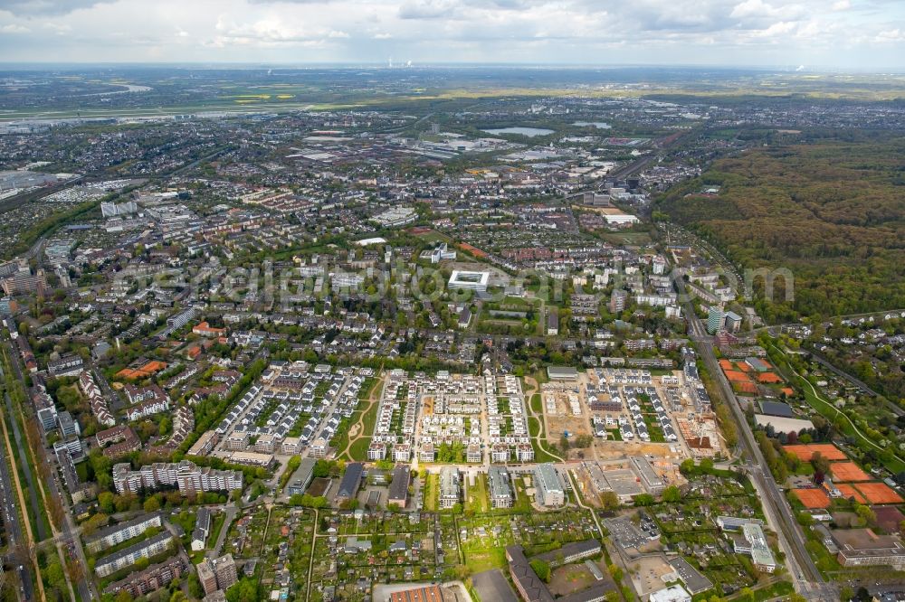 Düsseldorf from above - Development area Gartenstadt Reitzenstein with construction sites on site of the former military barracks Reitzenstein in Duesseldorf in the state of North Rhine-Westphalia