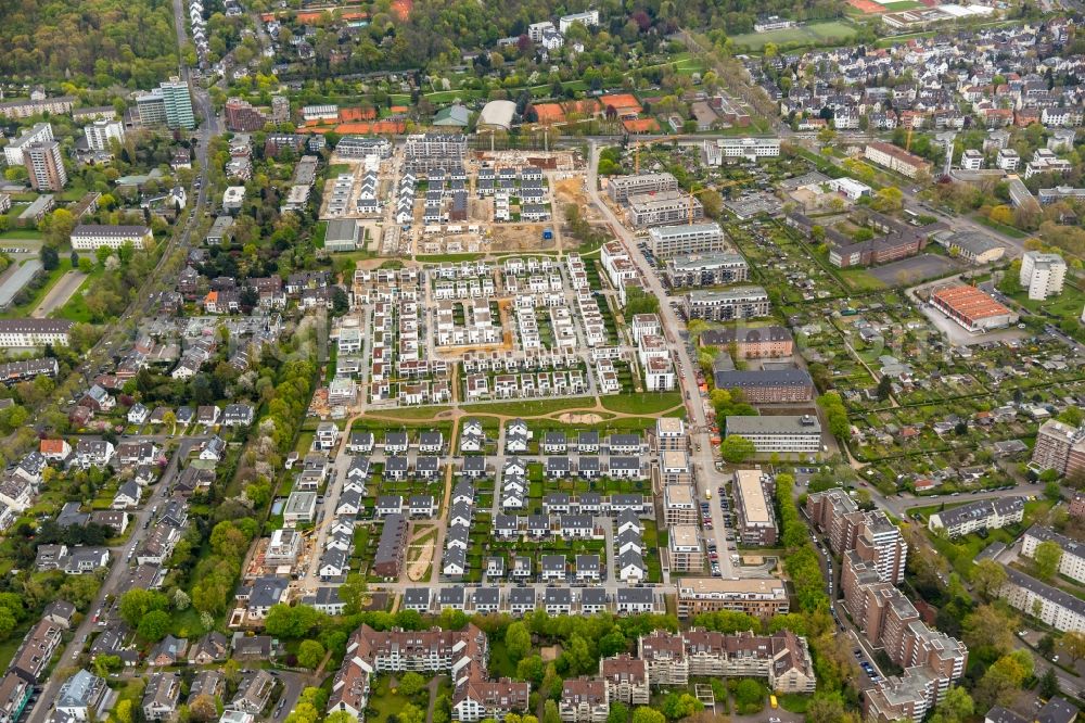 Aerial image Düsseldorf - Development area Gartenstadt Reitzenstein with construction sites on site of the former military barracks Reitzenstein in Duesseldorf in the state of North Rhine-Westphalia