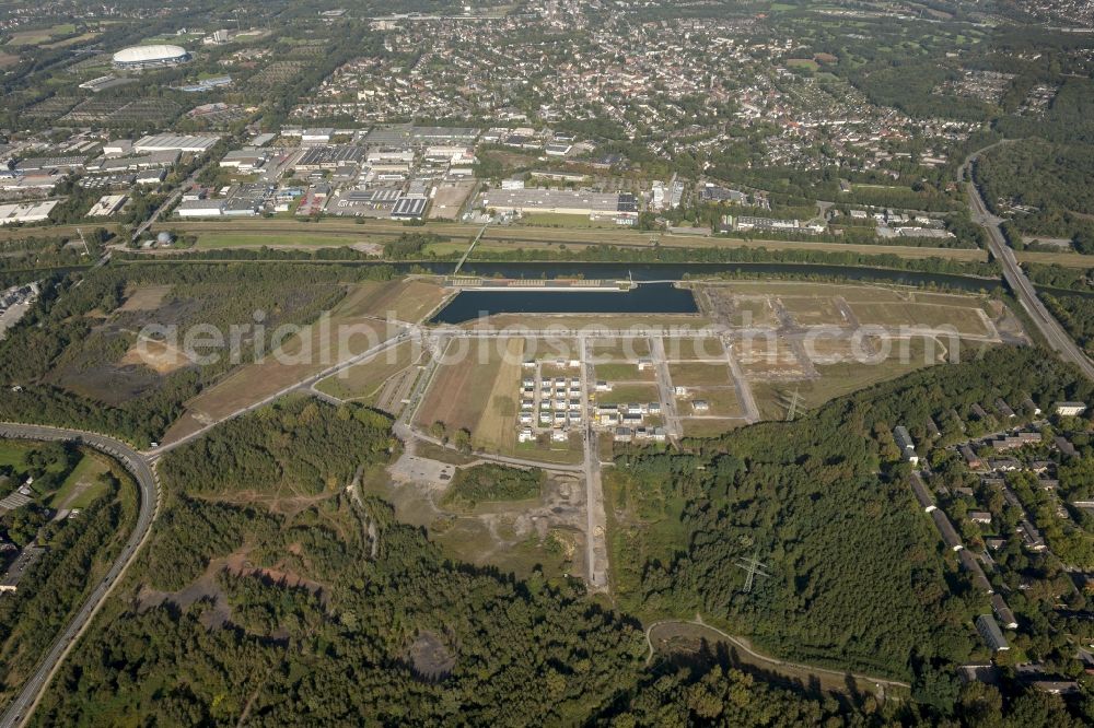 Gelsenkirchen from the bird's eye view: Site development area of the former Zeche Graf Bismarck / remodeling to new construction with residential neighborhoods on the Rhine-Herne Canal in Gelsenkirchen in North Rhine-Westphalia NRW