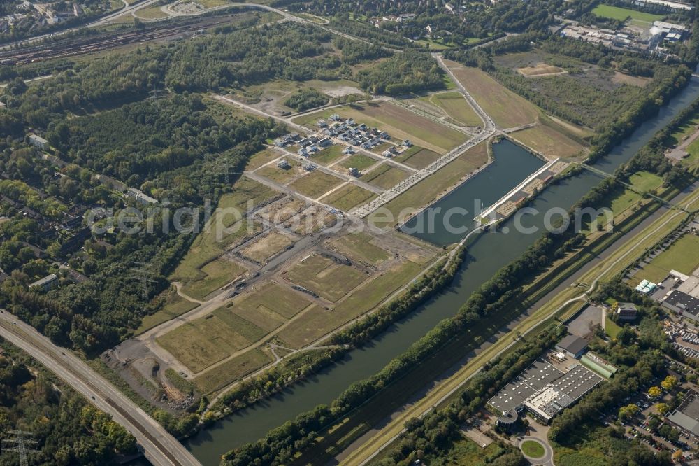 Aerial image Gelsenkirchen - Site development area of the former Zeche Graf Bismarck / remodeling to new construction with residential neighborhoods on the Rhine-Herne Canal in Gelsenkirchen in North Rhine-Westphalia NRW