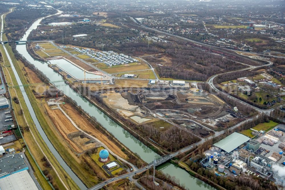 Gelsenkirchen from the bird's eye view: Site development area of the former Zeche Graf Bismarck / remodeling to new construction with residential neighborhoods on the Rhine-Herne Canal in Gelsenkirchen in North Rhine-Westphalia NRW