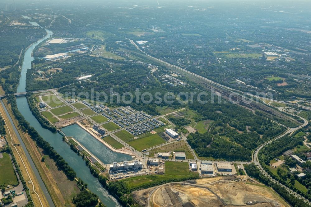 Gelsenkirchen from above - Site development area of the former Zeche Graf Bismarck / remodeling to new construction with residential neighborhoods on the Rhine-Herne Canal in Gelsenkirchen in North Rhine-Westphalia NRW