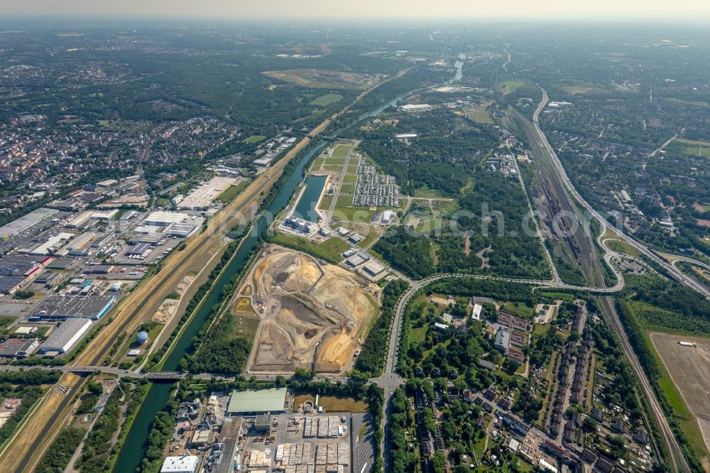 Aerial photograph Gelsenkirchen - Site development area of the former Zeche Graf Bismarck / remodeling to new construction with residential neighborhoods on the Rhine-Herne Canal in Gelsenkirchen in North Rhine-Westphalia NRW