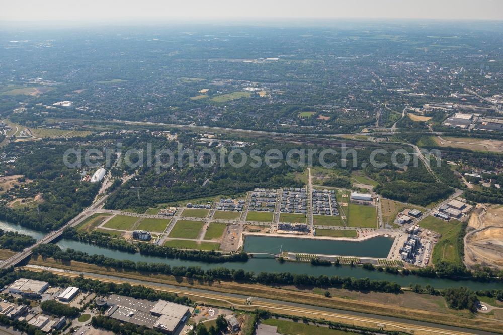 Aerial image Gelsenkirchen - Site development area of the former Zeche Graf Bismarck / remodeling to new construction with residential neighborhoods on the Rhine-Herne Canal in Gelsenkirchen in North Rhine-Westphalia NRW