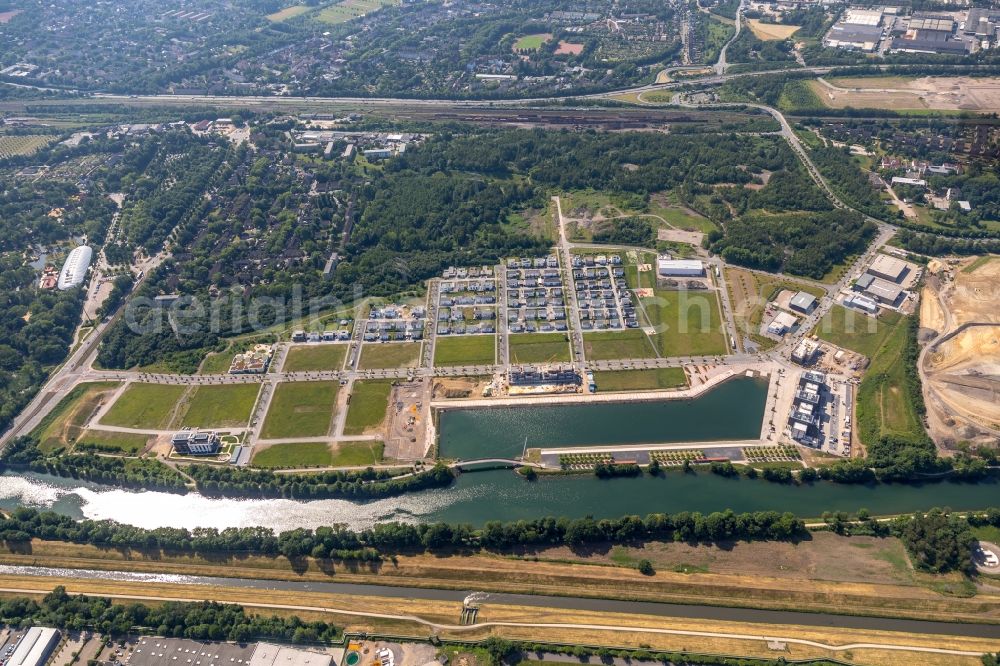 Gelsenkirchen from above - Site development area of the former Zeche Graf Bismarck / remodeling to new construction with residential neighborhoods on the Rhine-Herne Canal in Gelsenkirchen in North Rhine-Westphalia NRW