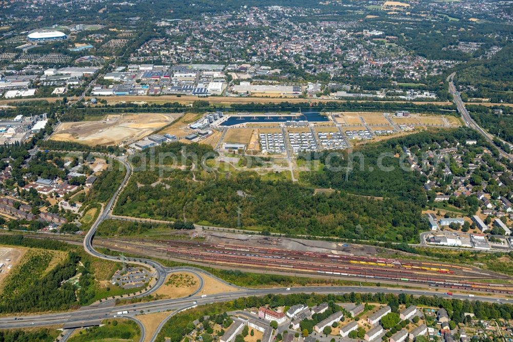 Aerial image Gelsenkirchen - Site development area of the former Zeche Graf Bismarck / remodeling to new construction with residential neighborhoods on the Rhine-Herne Canal in Gelsenkirchen in North Rhine-Westphalia NRW