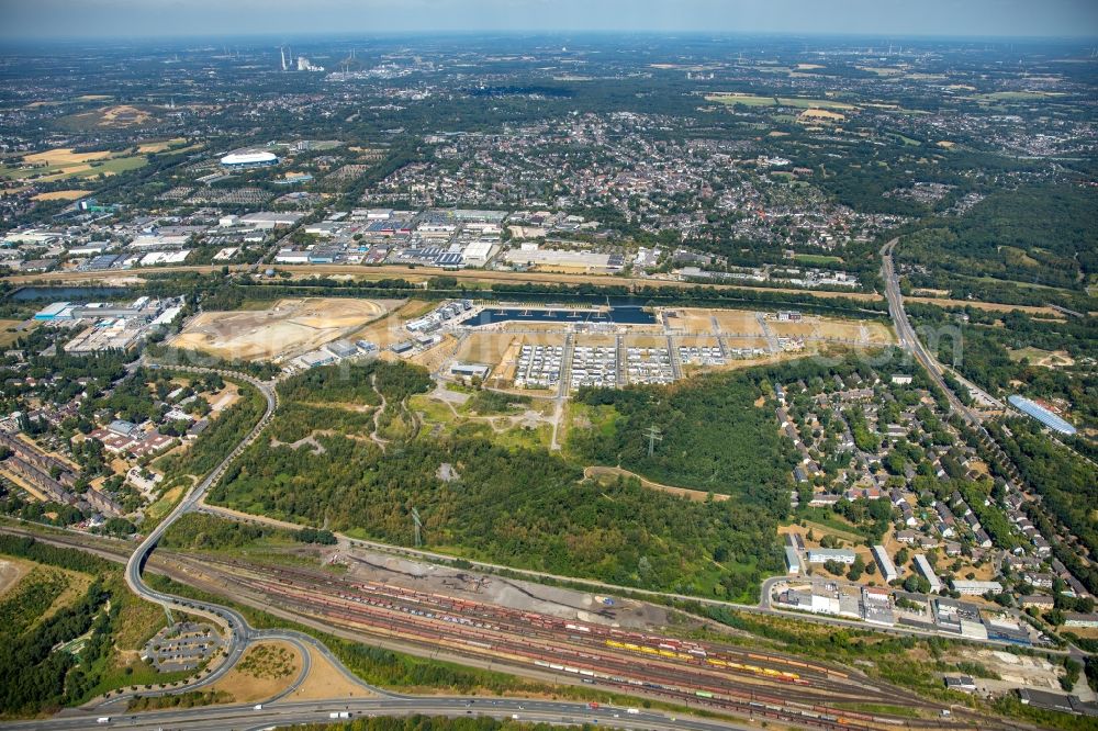 Aerial photograph Gelsenkirchen - Site development area of the former Zeche Graf Bismarck / remodeling to new construction with residential neighborhoods on the Rhine-Herne Canal in Gelsenkirchen in North Rhine-Westphalia NRW