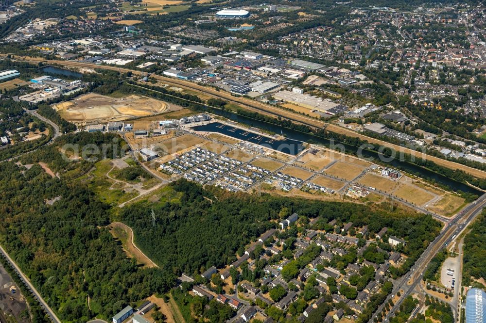 Gelsenkirchen from above - Site development area of the former Zeche Graf Bismarck / remodeling to new construction with residential neighborhoods on the Rhine-Herne Canal in Gelsenkirchen in North Rhine-Westphalia NRW