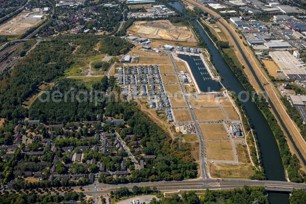 Aerial image Gelsenkirchen - Site development area of the former Zeche Graf Bismarck / remodeling to new construction with residential neighborhoods on the Rhine-Herne Canal in Gelsenkirchen in North Rhine-Westphalia NRW