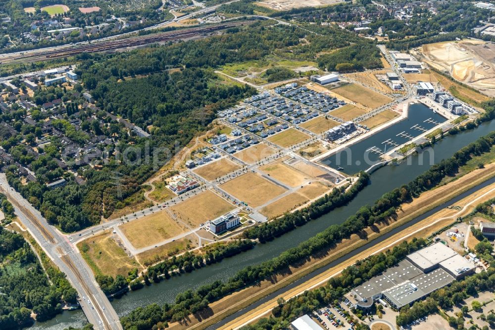 Aerial photograph Gelsenkirchen - Site development area of the former Zeche Graf Bismarck / remodeling to new construction with residential neighborhoods on the Rhine-Herne Canal in Gelsenkirchen in North Rhine-Westphalia NRW