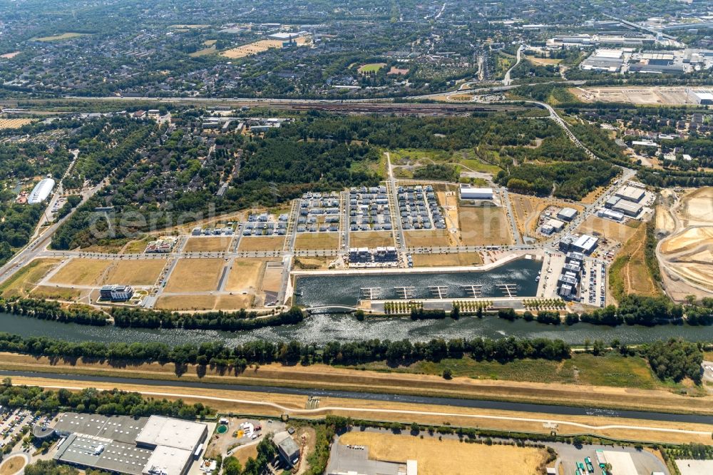 Aerial photograph Gelsenkirchen - Site development area of the former Zeche Graf Bismarck / remodeling to new construction with residential neighborhoods on the Rhine-Herne Canal in Gelsenkirchen in North Rhine-Westphalia NRW