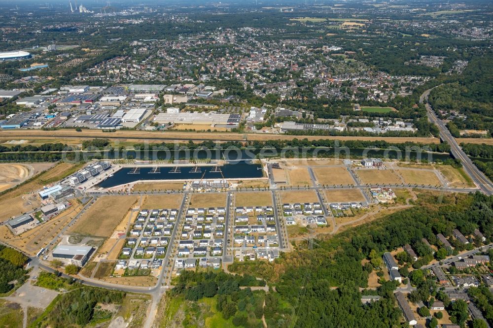 Aerial image Gelsenkirchen - Site development area of the former Zeche Graf Bismarck / remodeling to new construction with residential neighborhoods on the Rhine-Herne Canal in Gelsenkirchen in North Rhine-Westphalia NRW