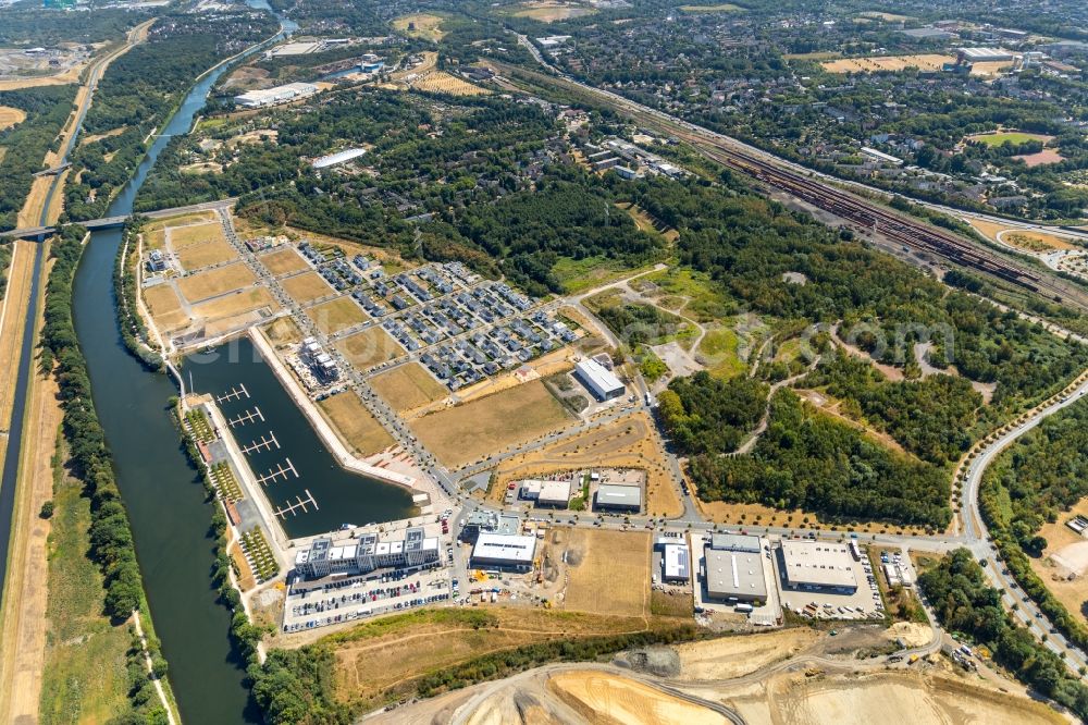 Aerial photograph Gelsenkirchen - Site development area of the former Zeche Graf Bismarck / remodeling to new construction with residential neighborhoods on the Rhine-Herne Canal in Gelsenkirchen in North Rhine-Westphalia NRW