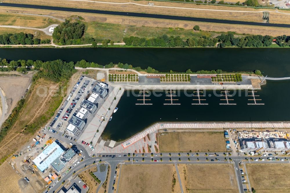 Gelsenkirchen from the bird's eye view: Site development area of the former Zeche Graf Bismarck / remodeling to new construction with residential neighborhoods on the Rhine-Herne Canal in Gelsenkirchen in North Rhine-Westphalia NRW