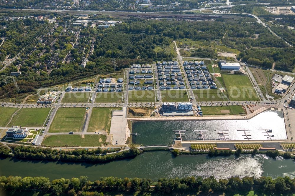 Aerial photograph Gelsenkirchen - Site development area of the former Zeche Graf Bismarck / remodeling to new construction with residential neighborhoods on the Rhine-Herne Canal in Gelsenkirchen in North Rhine-Westphalia NRW