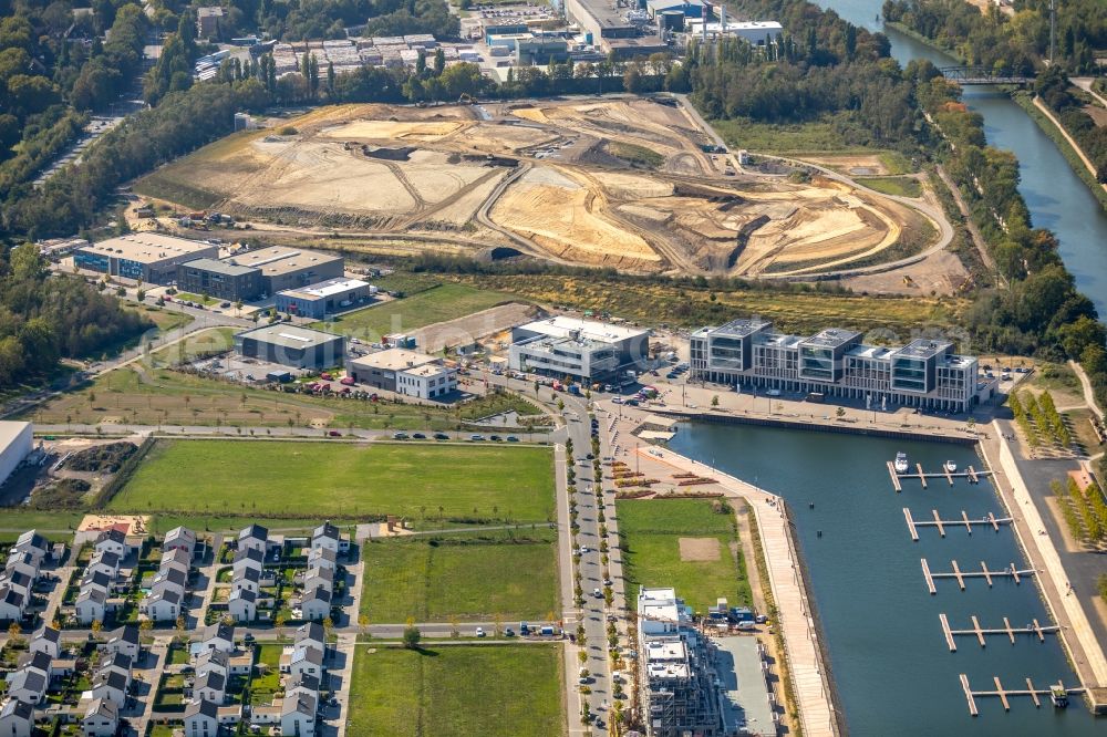 Aerial photograph Gelsenkirchen - Site development area of the former Zeche Graf Bismarck / remodeling to new construction with residential neighborhoods on the Rhine-Herne Canal in Gelsenkirchen in North Rhine-Westphalia NRW