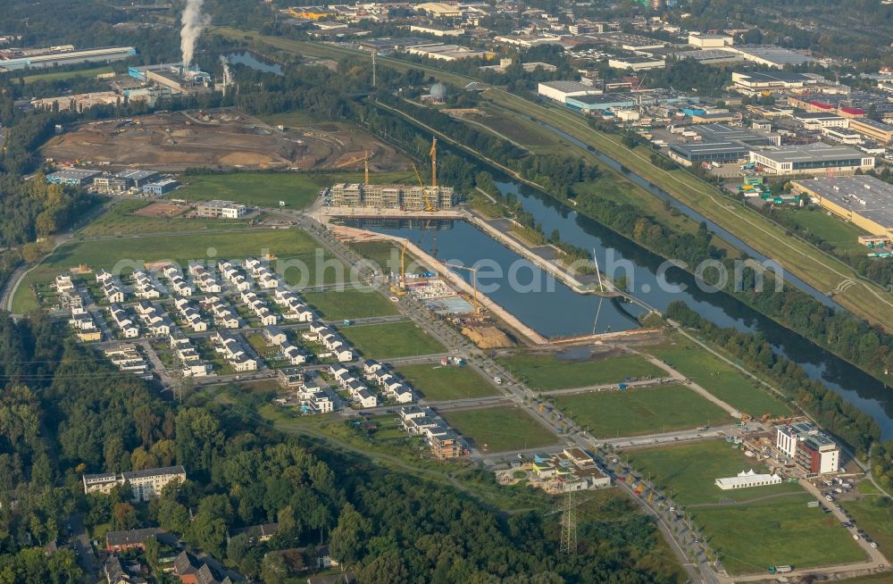 Gelsenkirchen from the bird's eye view: Development area of NRW.URBAN Service GmbH on the Graf Bismarck Hafenviertel at the Rhein-Herne-Kanal in the district Bismarck in Gelsenkirchen in the state North Rhine-Westphalia