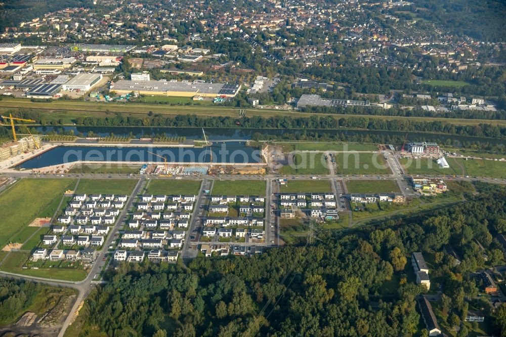 Aerial photograph Gelsenkirchen - Development area of NRW.URBAN Service GmbH on the Graf Bismarck Hafenviertel at the Rhein-Herne-Kanal in the district Bismarck in Gelsenkirchen in the state North Rhine-Westphalia