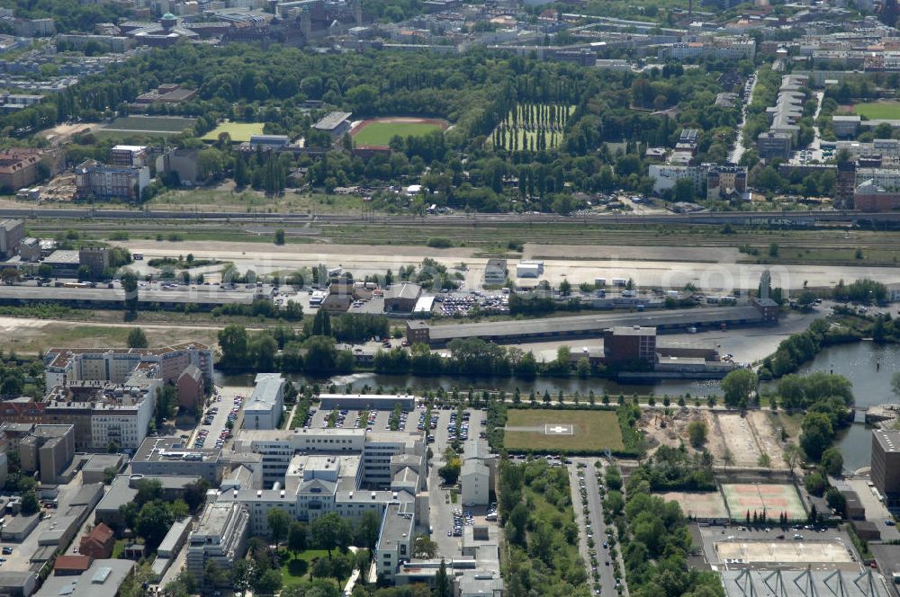 Aerial photograph Berlin - Blick auf das Entwicklungsgebiet an der Heidestrasse im Bezirk Mitte / Wedding. Das etwa 40 ha umfassende Planungsgebiet liegt beiderseits der Heidestraße im Bezirk Wedding / Mitte von Berlin. Es gilt als eines der wichtigsten zentralen Entwicklungsgebiete der Stadt. Derzeit liegen weite Teile des Geländes brach oder sind mit Zwischennutzungen belegt. Vivico Real Estate GmbH