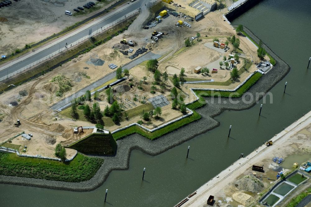 Hamburg from the bird's eye view: Development area of industrial wasteland Baakenhafen on Baakenallee in Hamburg, Germany