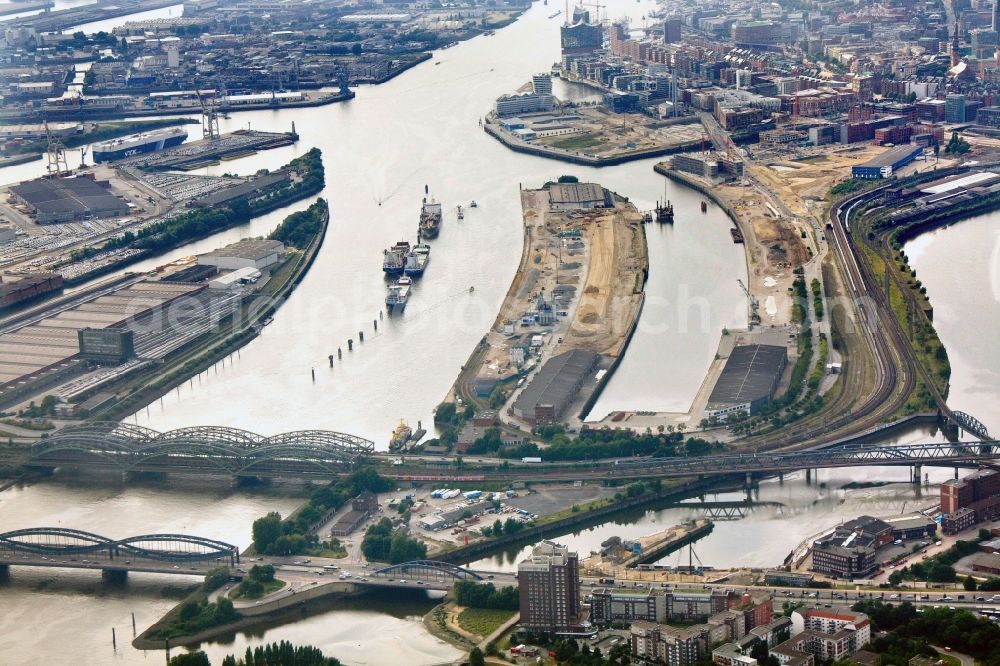 Aerial photograph Hamburg - Development area of the industrial wasteland Baakenhafen on the Norderelbe at Baakenkai - Baakenstrasse - Versmannstrasse Kirchenpauerstrasse in the HafenCity district in Hamburg, Germany