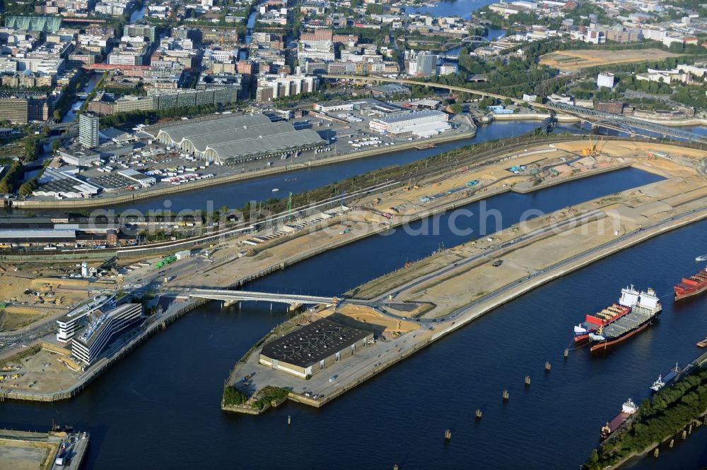 Aerial photograph Hamburg - Development area of the industrial wasteland Baakenhafen on the Norderelbe at Baakenkai - Baakenstrasse - Versmannstrasse Kirchenpauerstrasse in the HafenCity district in Hamburg, Germany